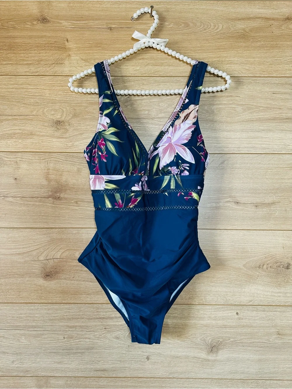 Cupshe Navy Floral V-Neck One-Piece Swimsuit
